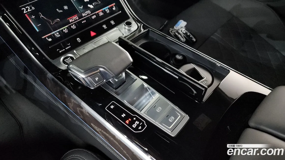 Audi A8 — фото 2