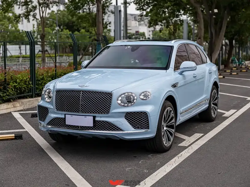 Bentley Bentayga — фото 1