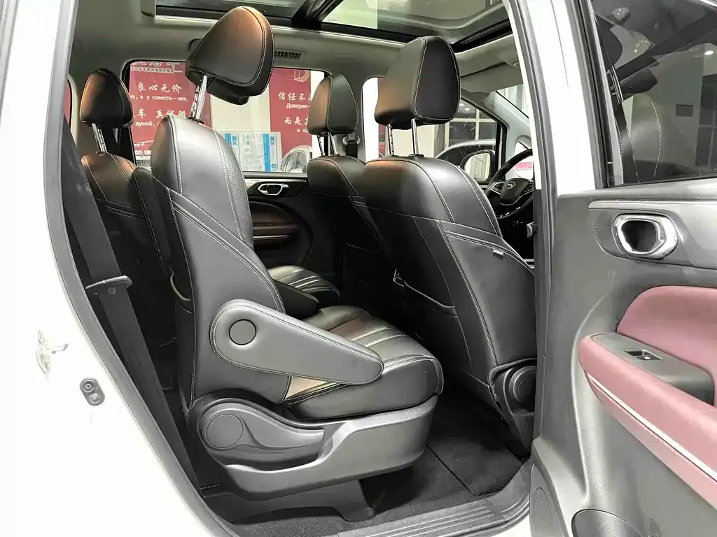 GAC Motor Trumpchi M6 — фото 4