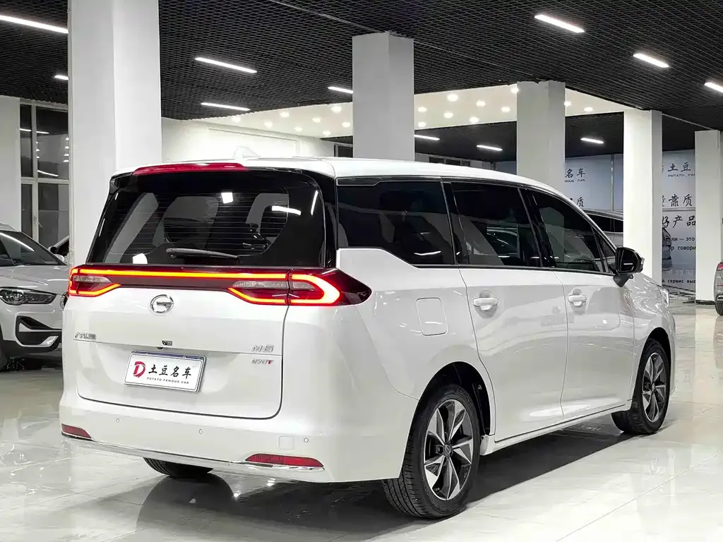 GAC Motor Trumpchi M6 — фото 2