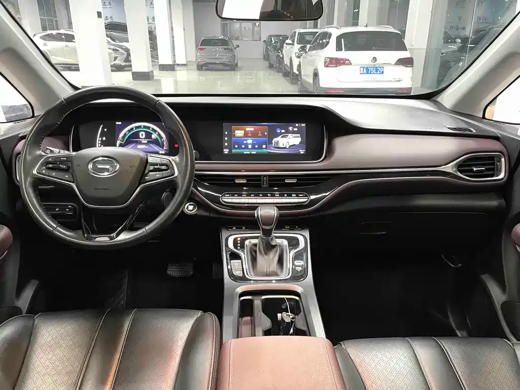 GAC Motor Trumpchi M6 — фото 3