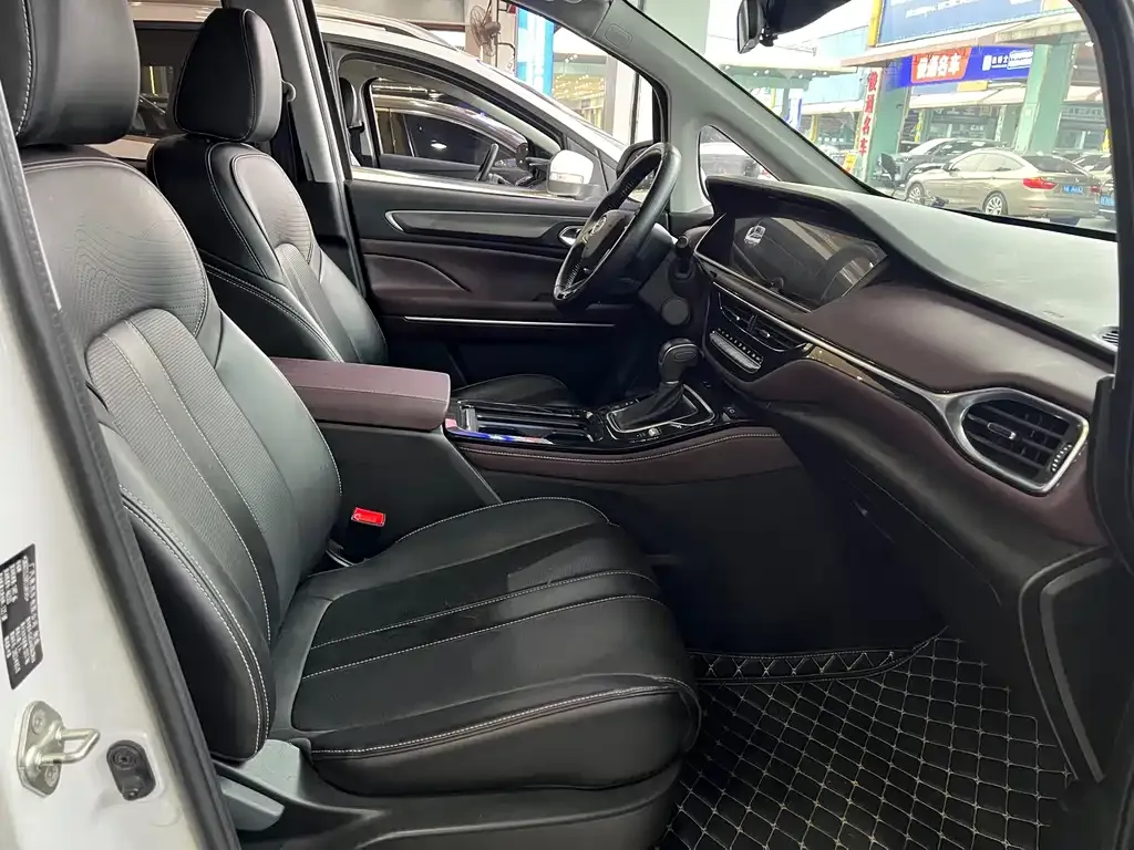 GAC Motor Trumpchi M6 — фото 7