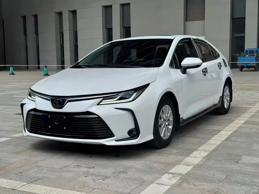 Toyota Corolla — фото 1