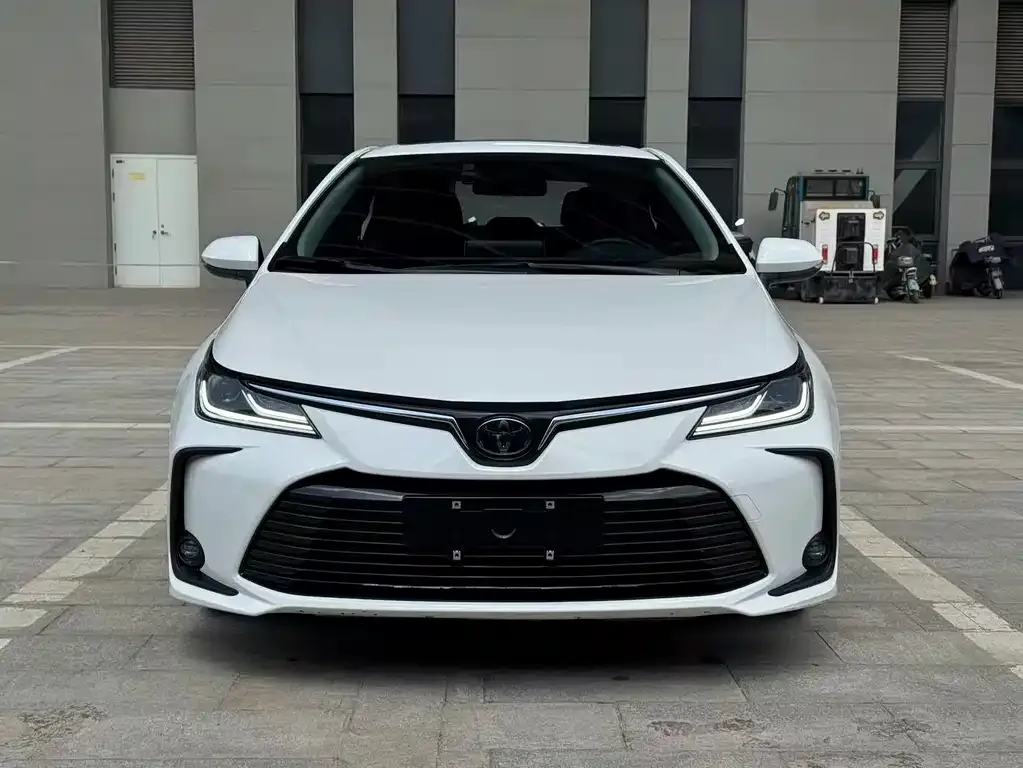 Toyota Corolla — фото 5