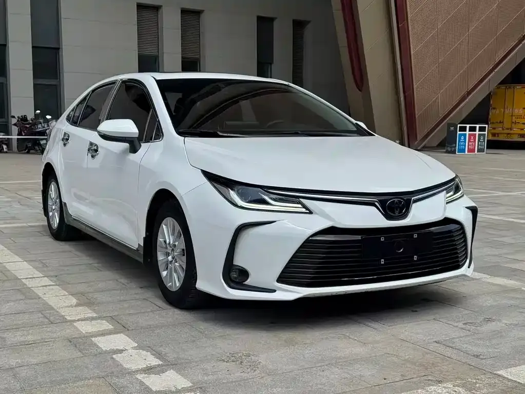 Toyota Corolla — фото 6