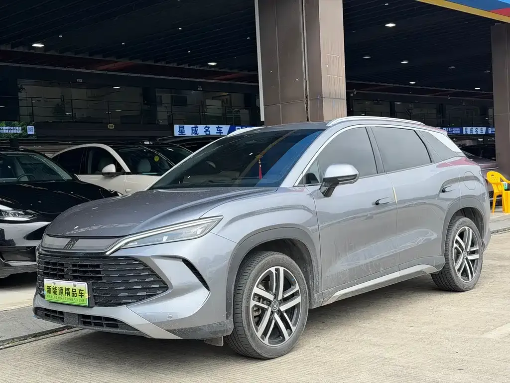 BYD L DM-i — фото 1