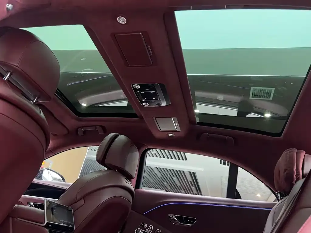 Bentley Flying Spur — фото 3