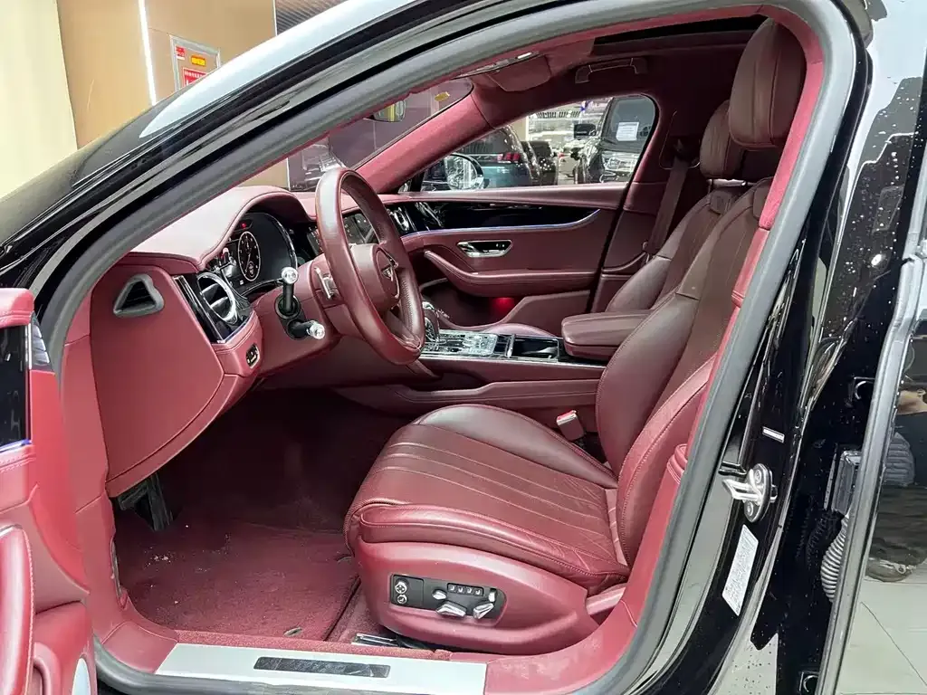 Bentley Flying Spur — фото 8