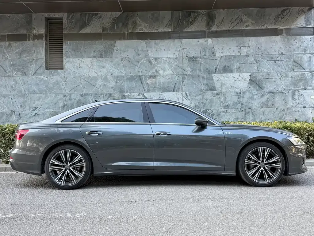 Audi A6L — фото 5