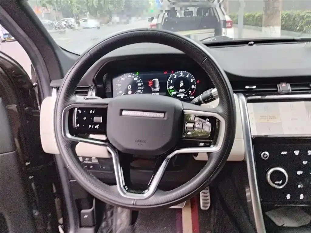 Land Rover Discovery Sport Hybrid — фото 10