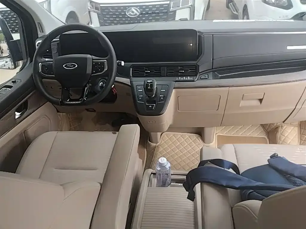 Ford Tourneo — фото 5