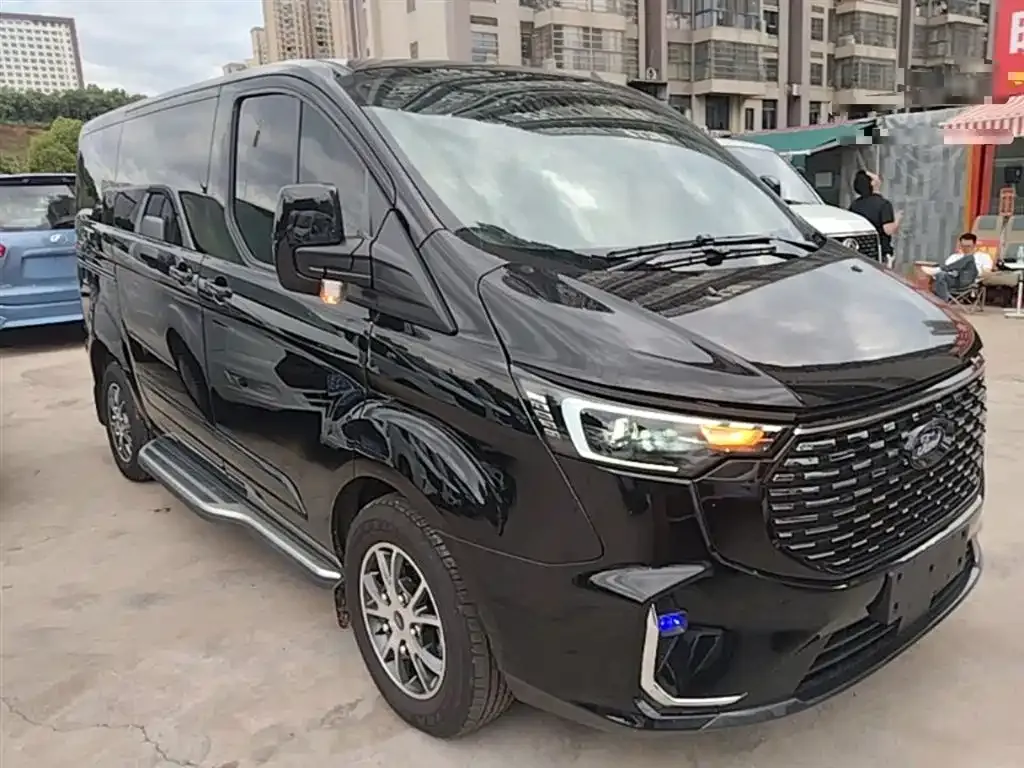 Ford Tourneo — фото 9