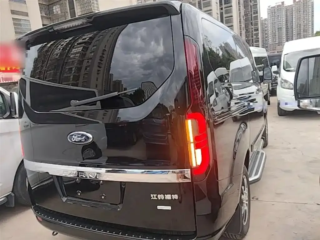 Ford Tourneo — фото 8
