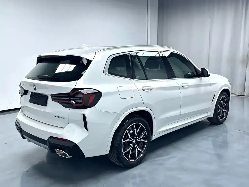 BMW X3 — фото 9