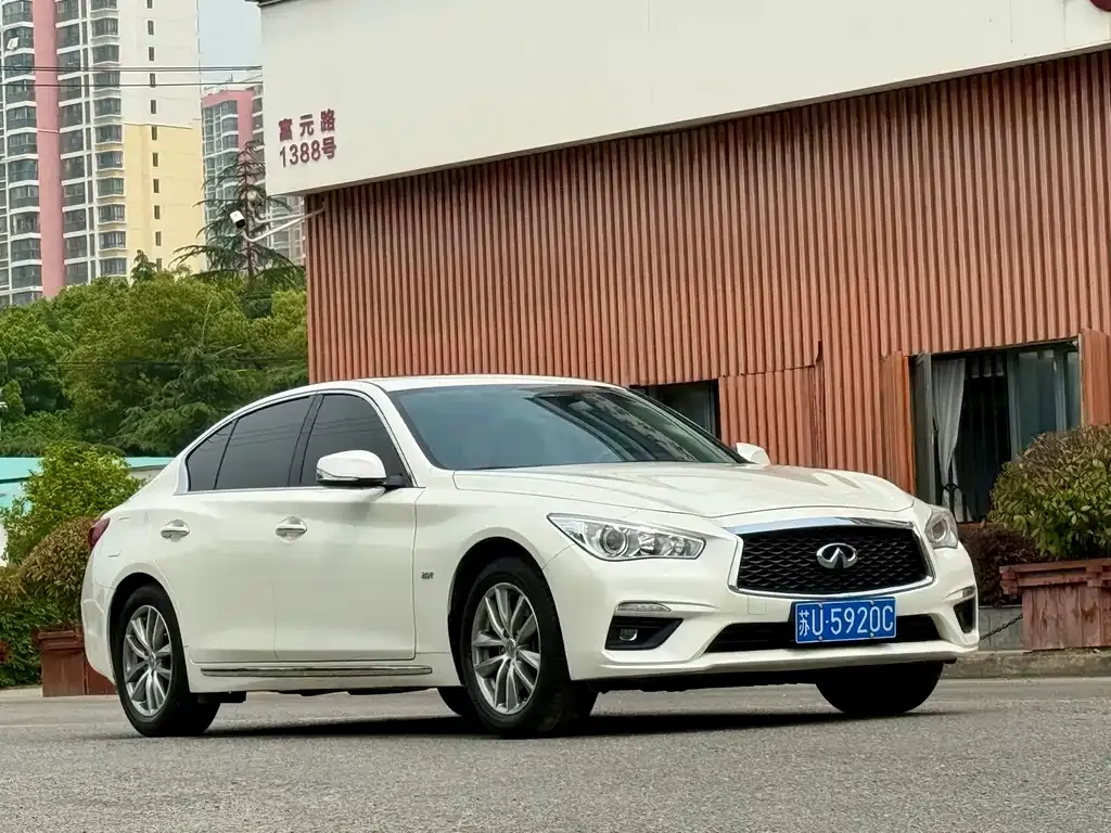 Infiniti Q50L — фото 10