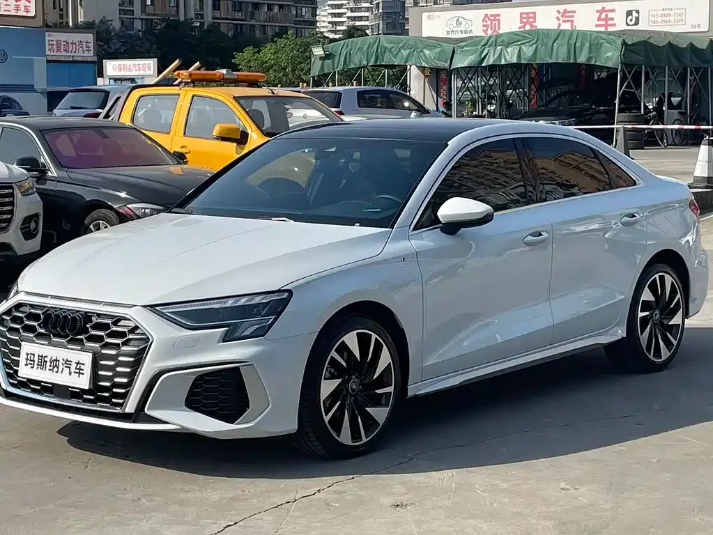 Audi A3 — фото 1