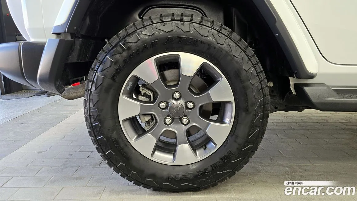 Jeep Wrangler — фото 10