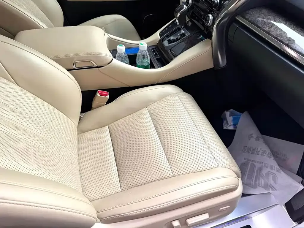 Toyota Alphard — фото 6