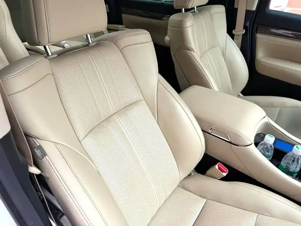 Toyota Alphard — фото 8
