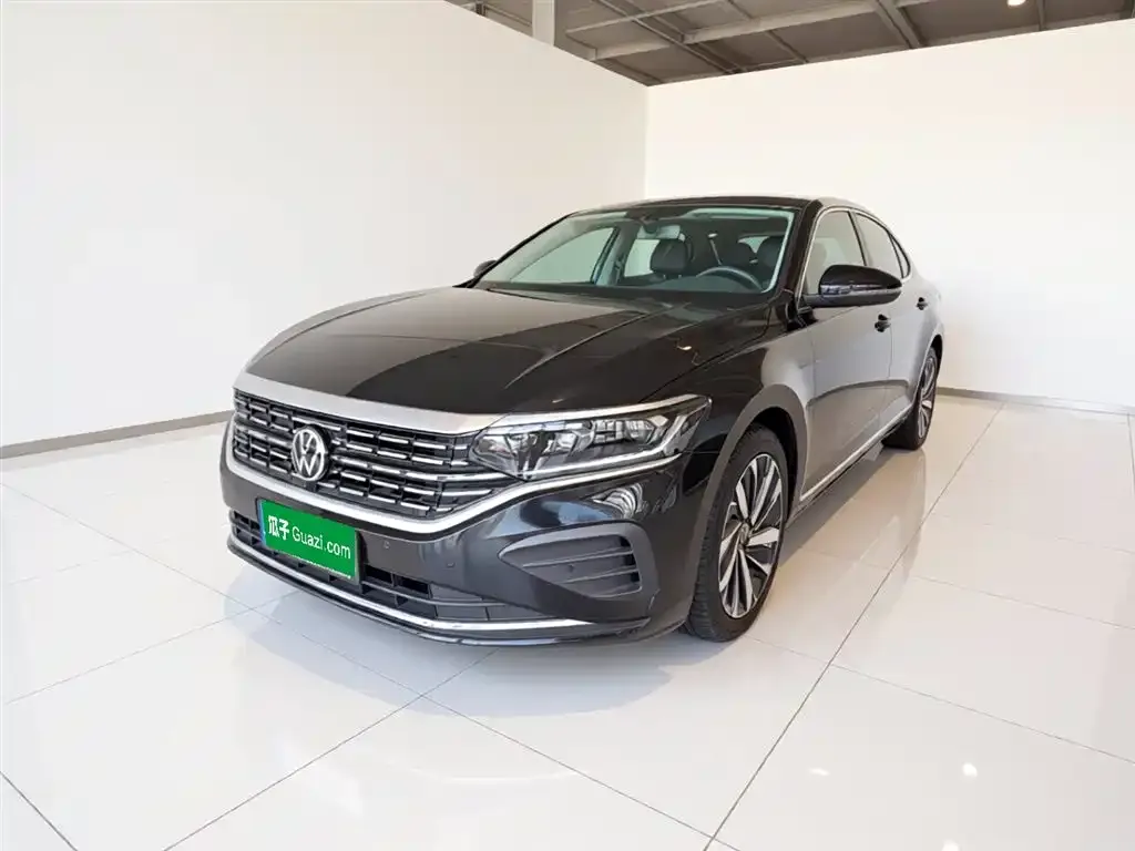 Volkswagen Passat — фото 1