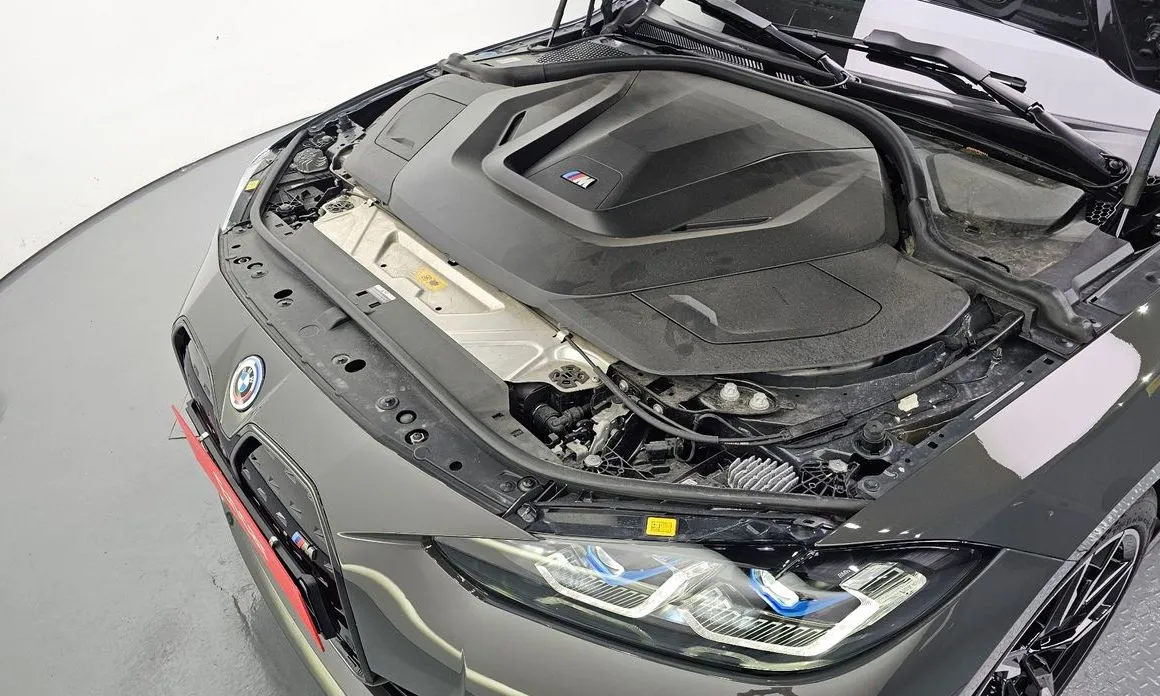 BMW i4 — фото 10