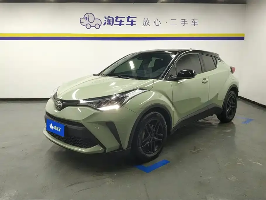 Toyota C-HR — фото 1