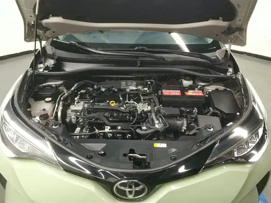 Toyota C-HR — фото 10