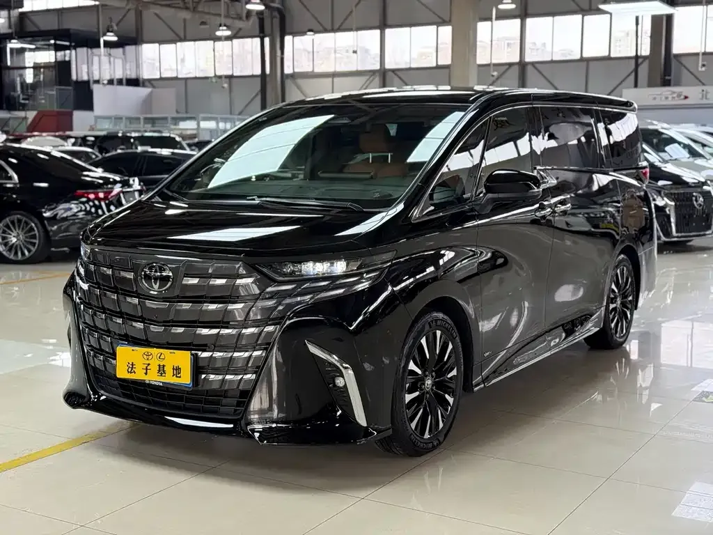 Toyota Alphard — фото 8