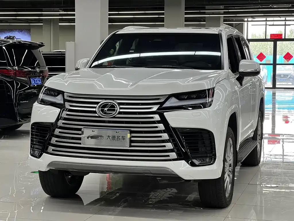 Lexus LX — фото 1