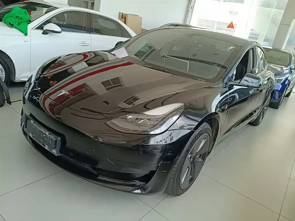 Tesla Model 3 — фото 2