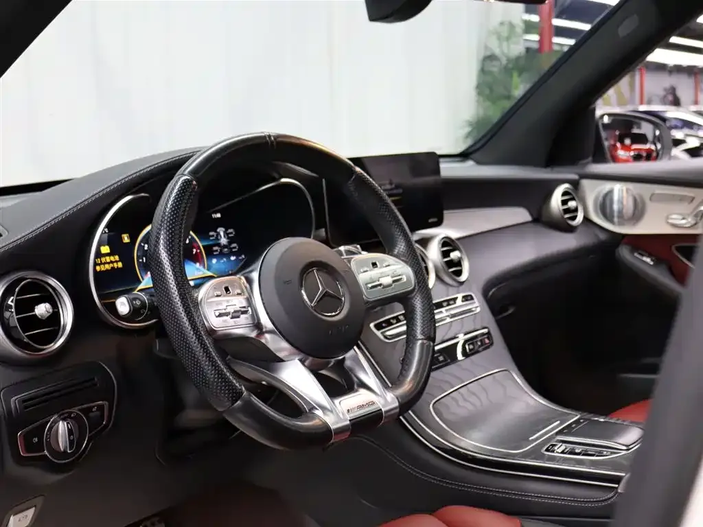 Mercedes-Benz GLC AMG — фото 9