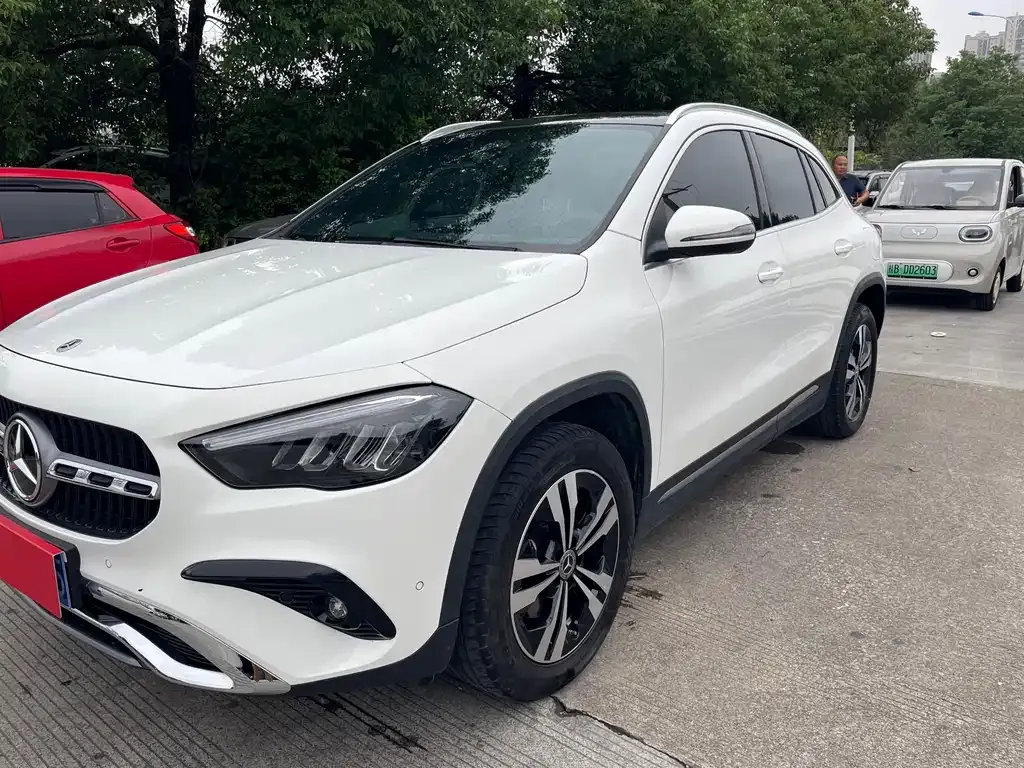 Mercedes-Benz GLA — фото 1