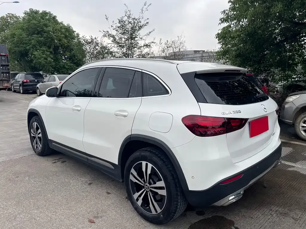 Mercedes-Benz GLA — фото 7