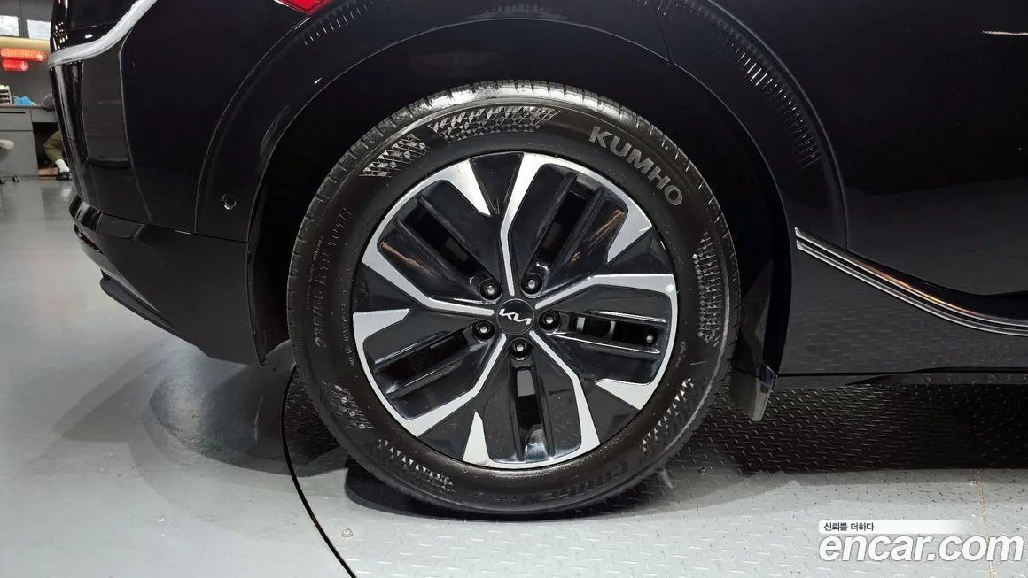 Kia EV6 — фото 9