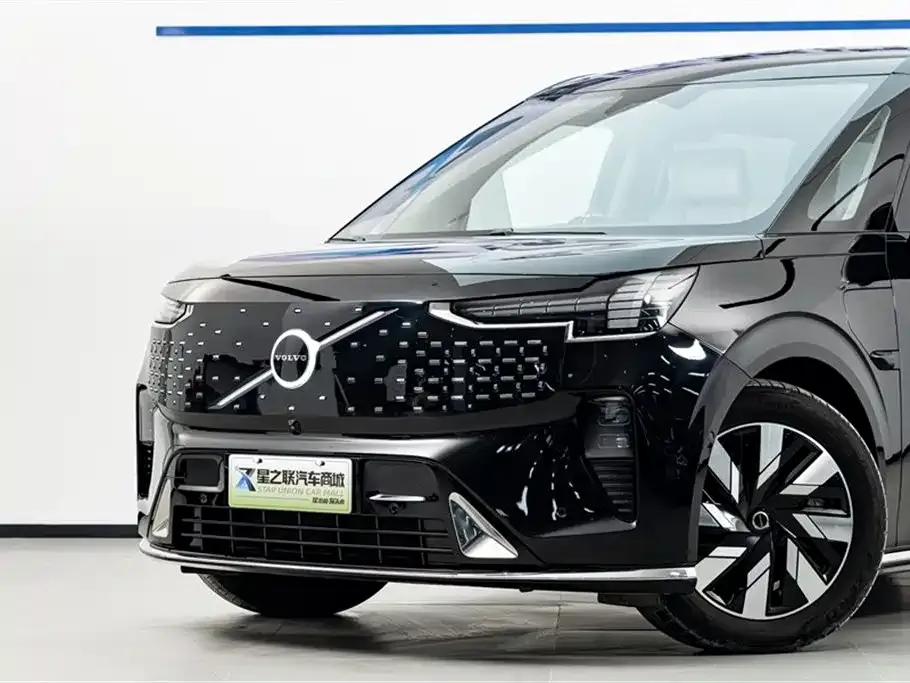 Volvo EM90 — фото 8