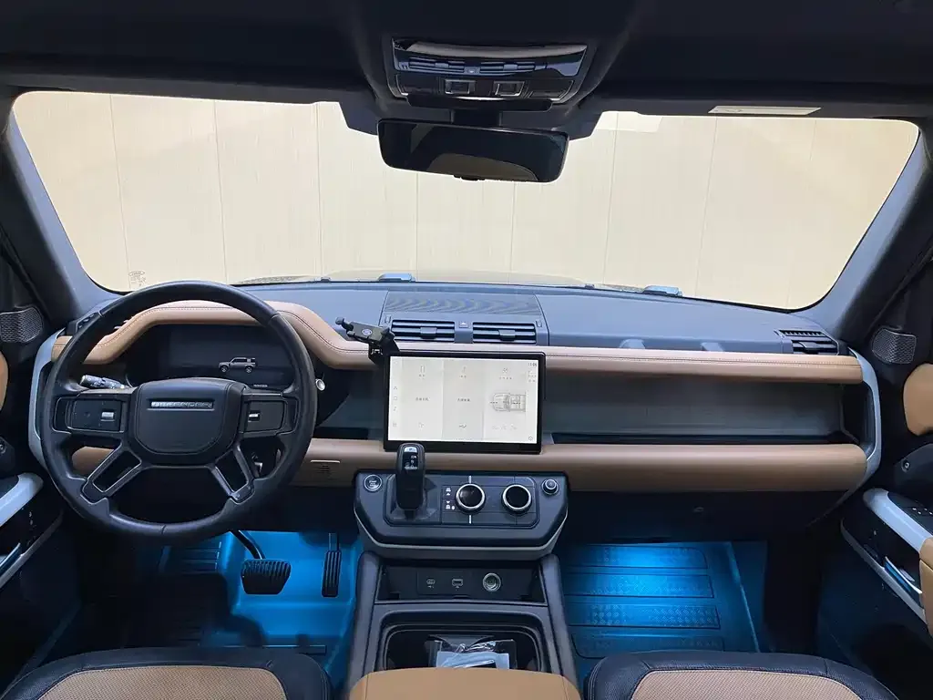 Land Rover Defender — фото 10