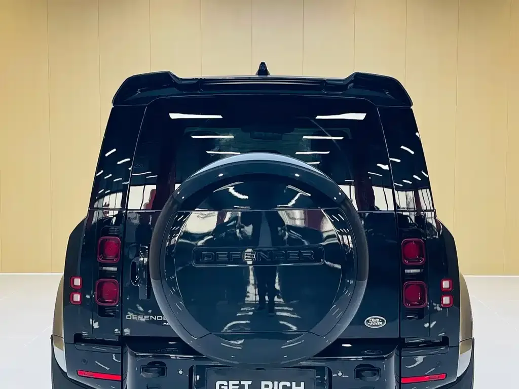 Land Rover Defender — фото 6