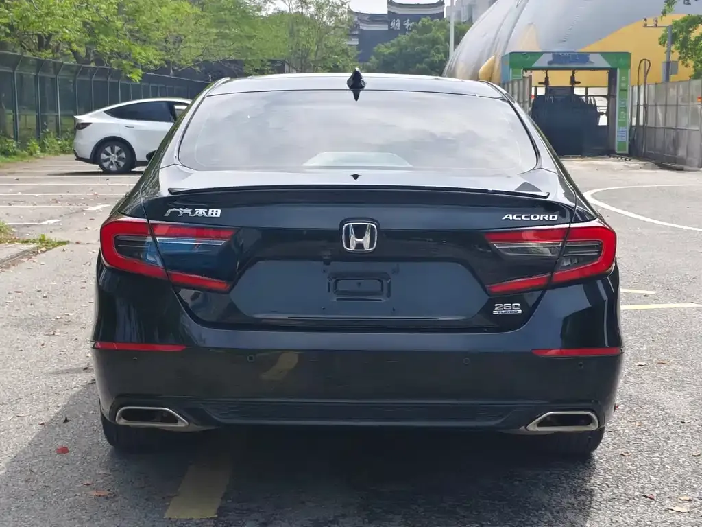 Honda Accord — фото 9
