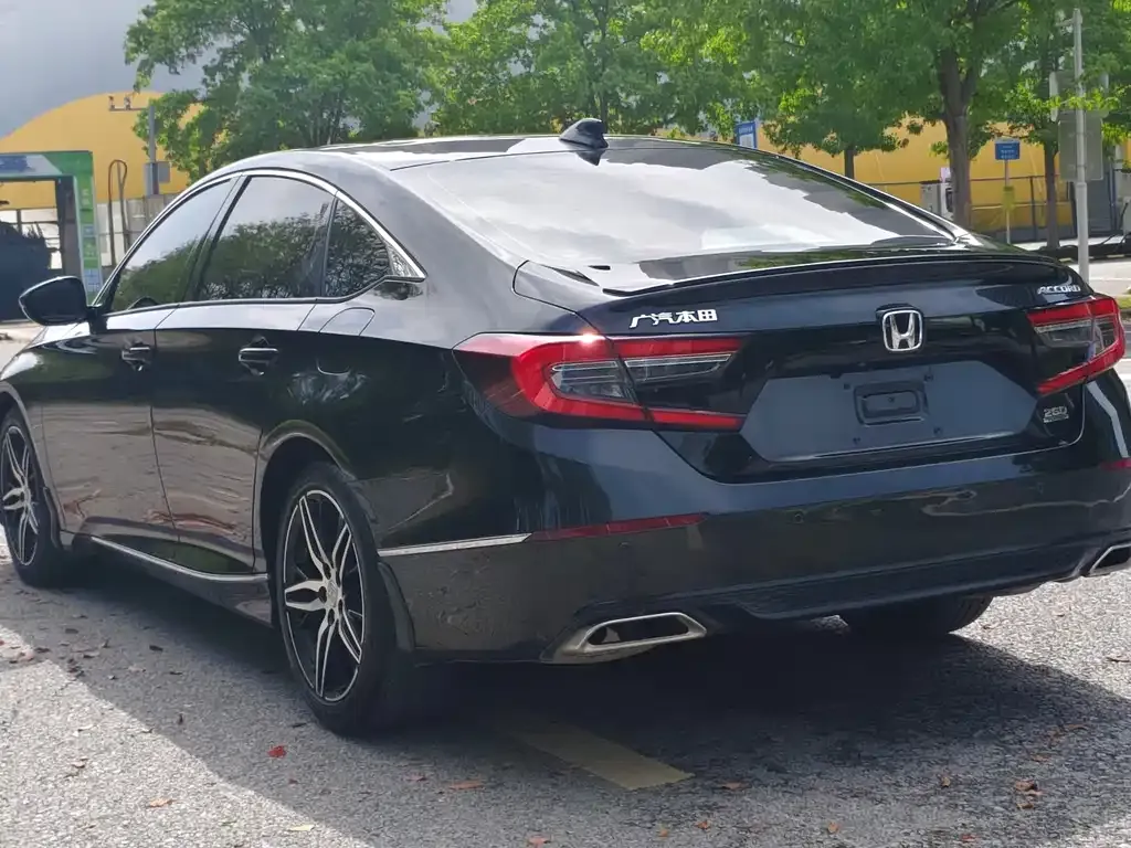Honda Accord — фото 4