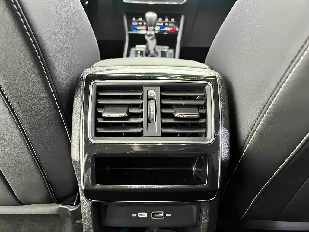 Skoda Superb — фото 8