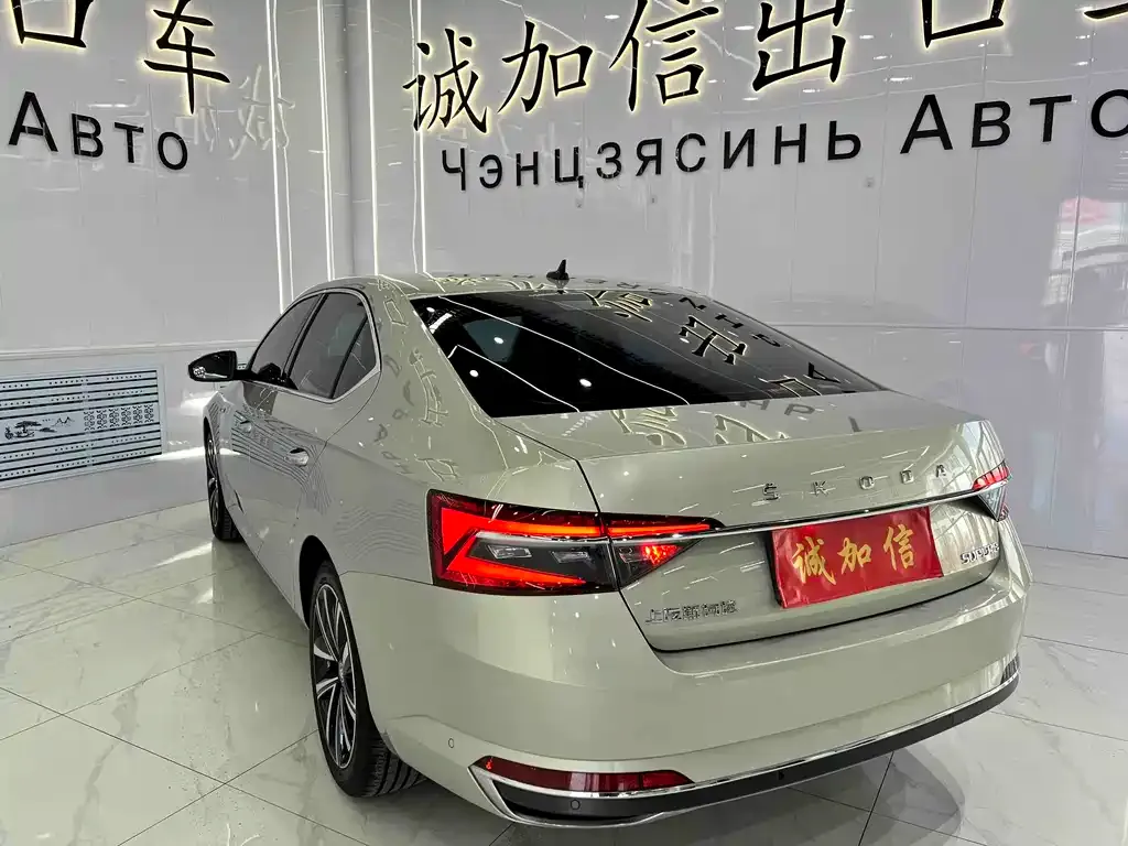 Skoda Superb — фото 6