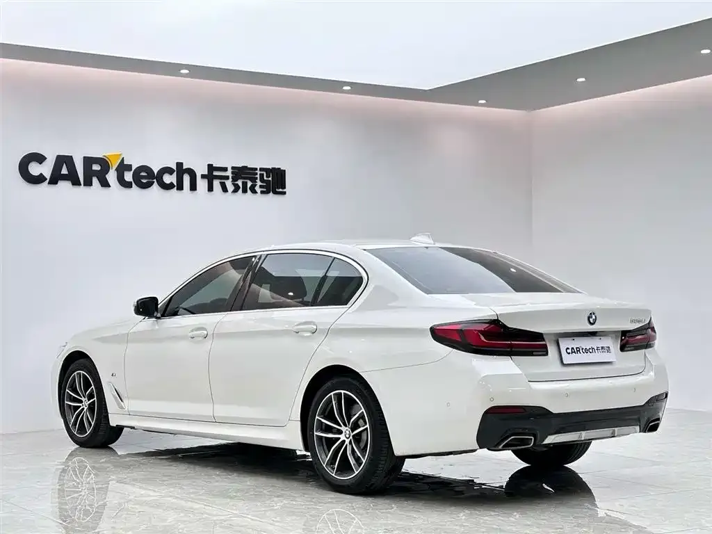 BMW 5 Series — фото 10