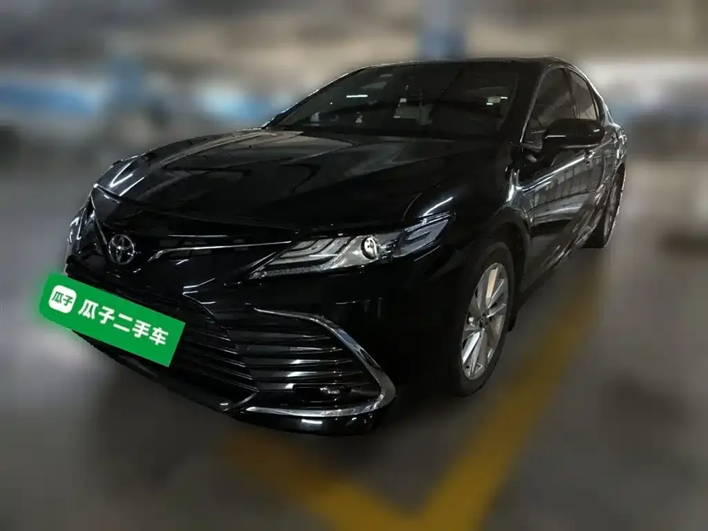 Toyota Camry — фото 2