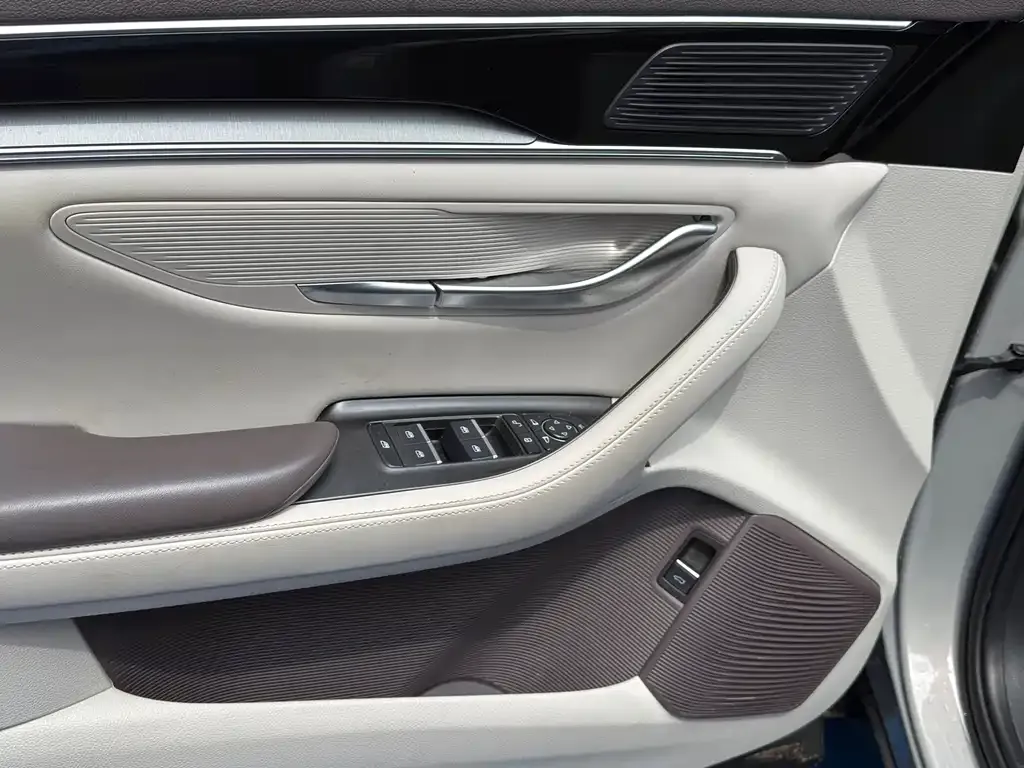 BYD PLUS New Energy — фото 10