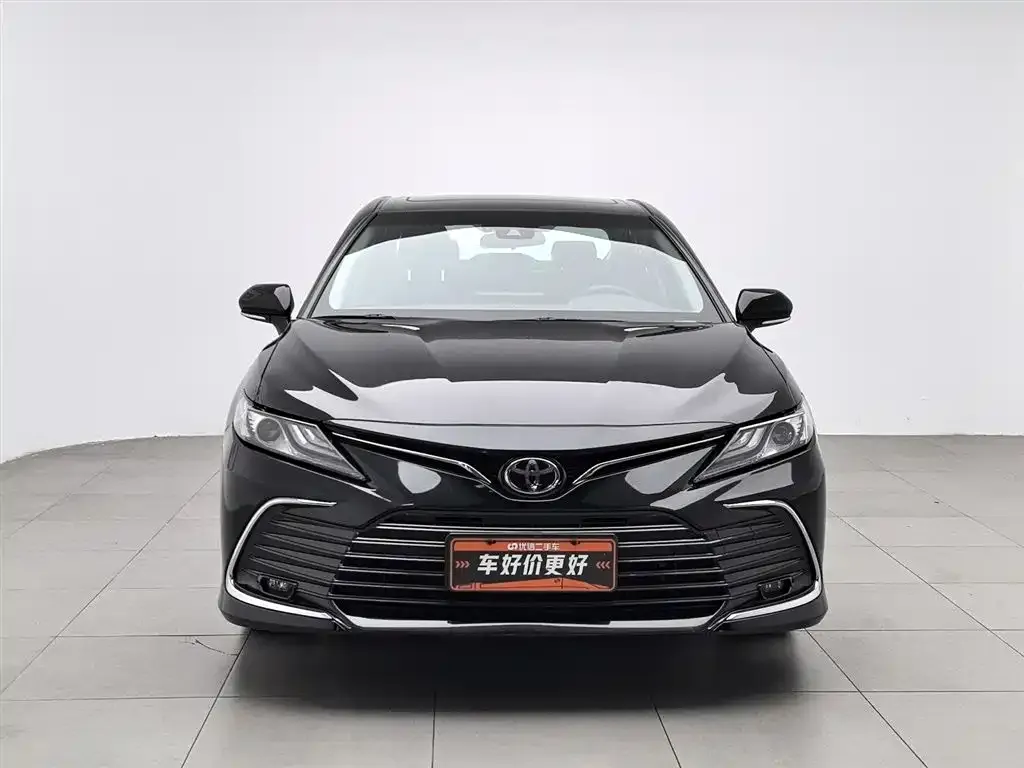 Toyota Camry — фото 4