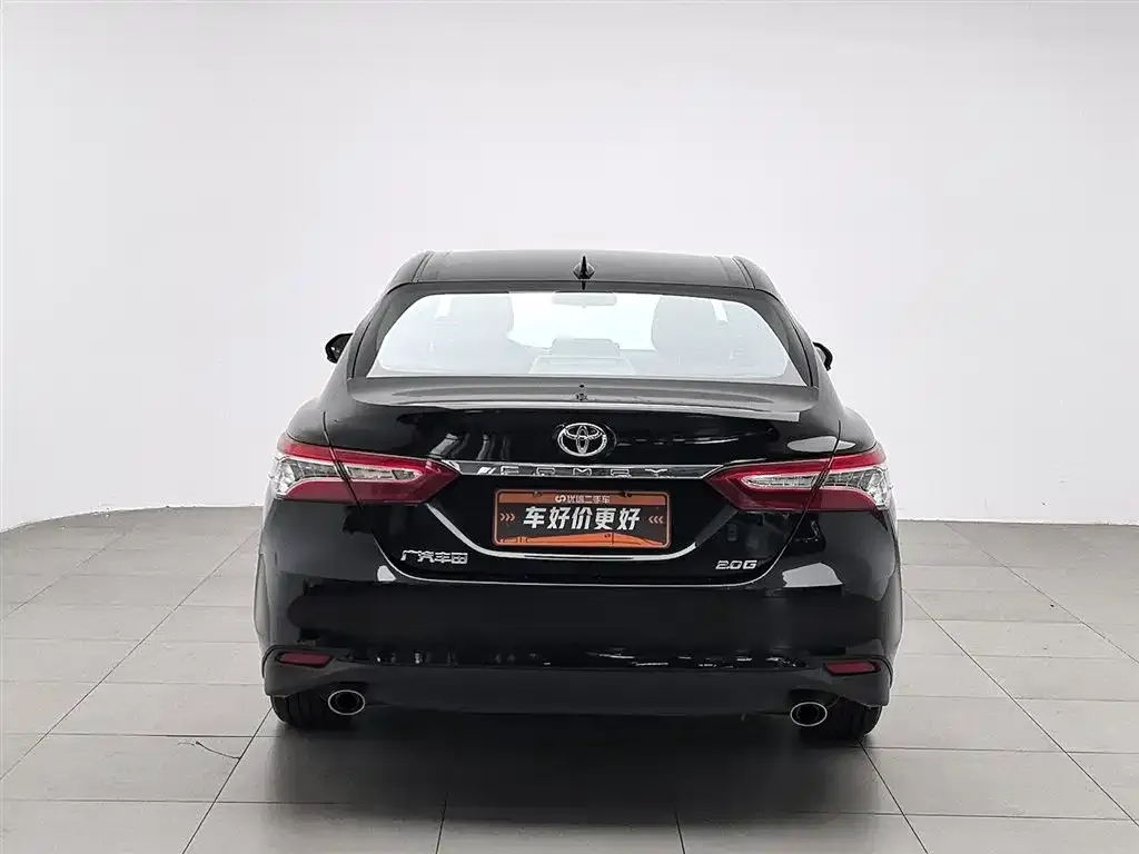 Toyota Camry — фото 2