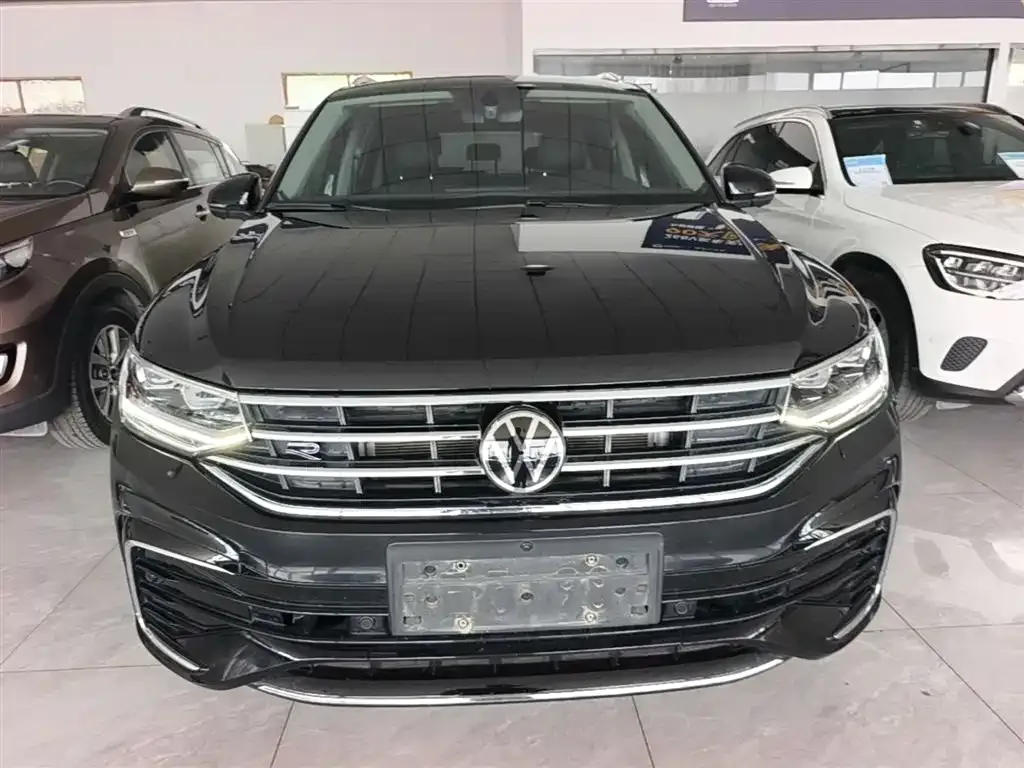 Volkswagen Tiguan L — фото 7