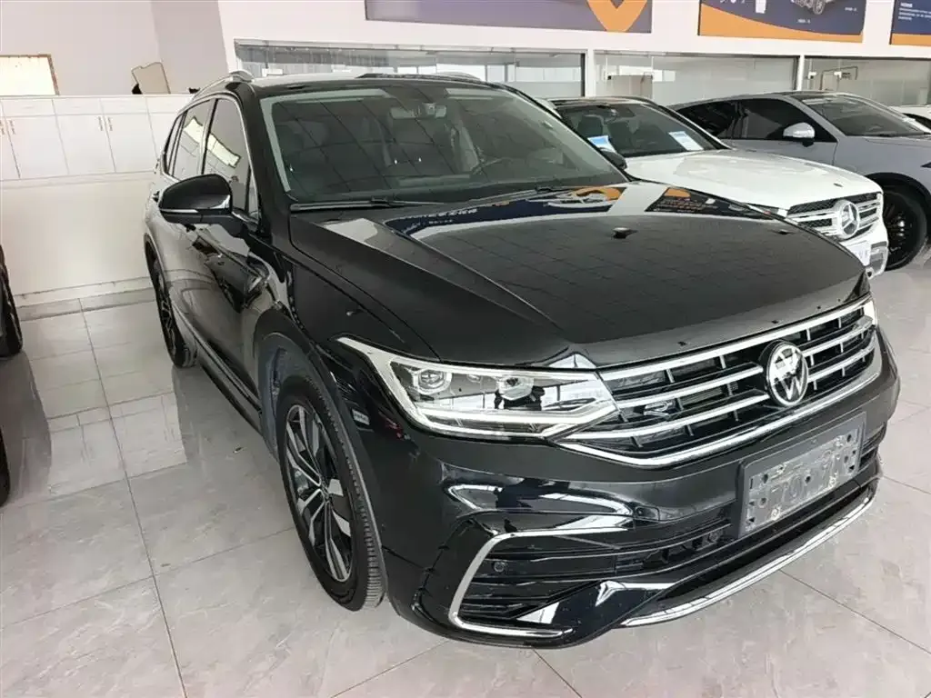 Volkswagen Tiguan L — фото 4