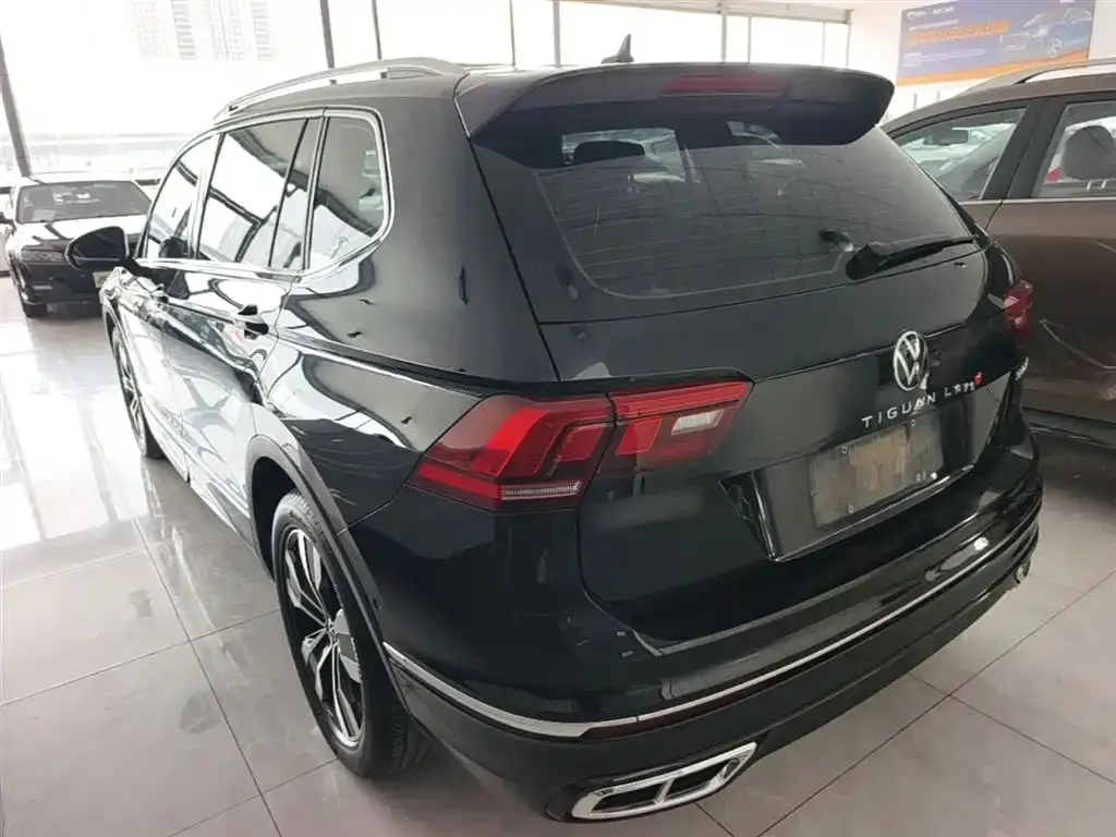 Volkswagen Tiguan L — фото 3