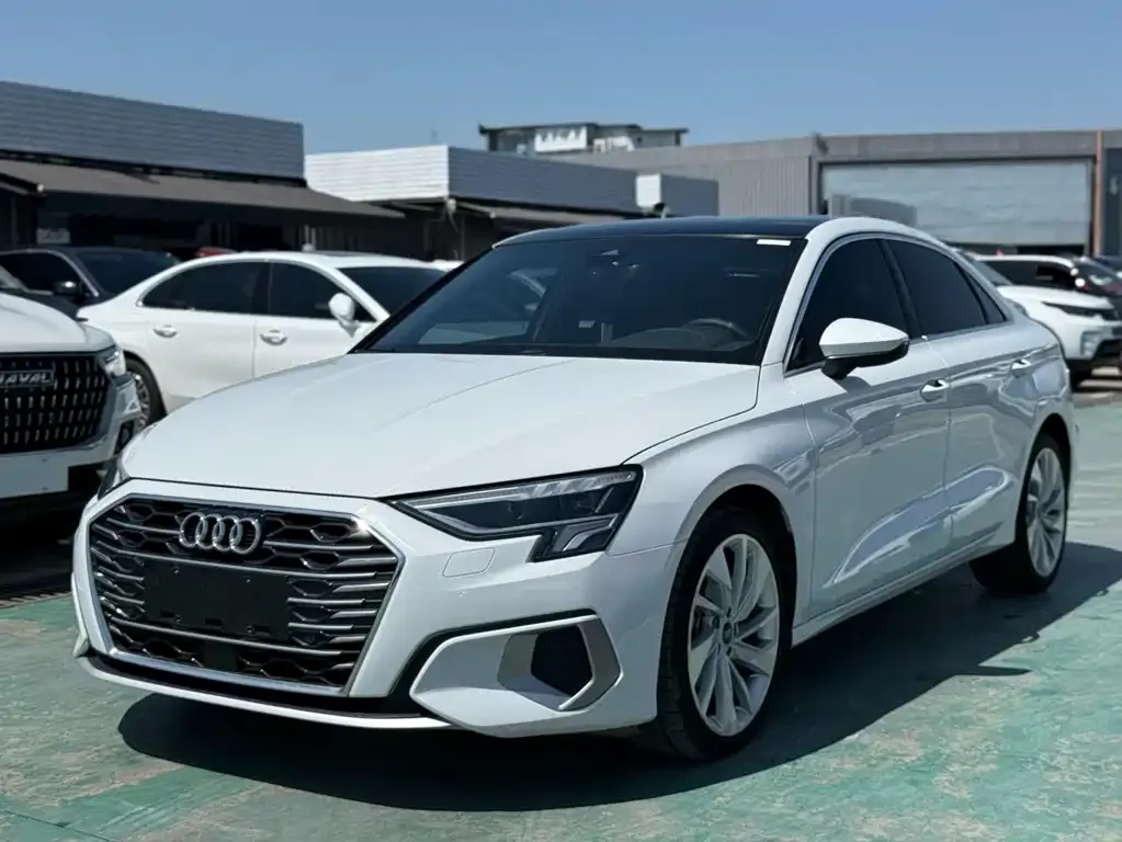 Audi A3 — фото 1